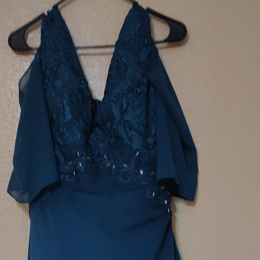 Gown Gallery Wedding Dress Size 12